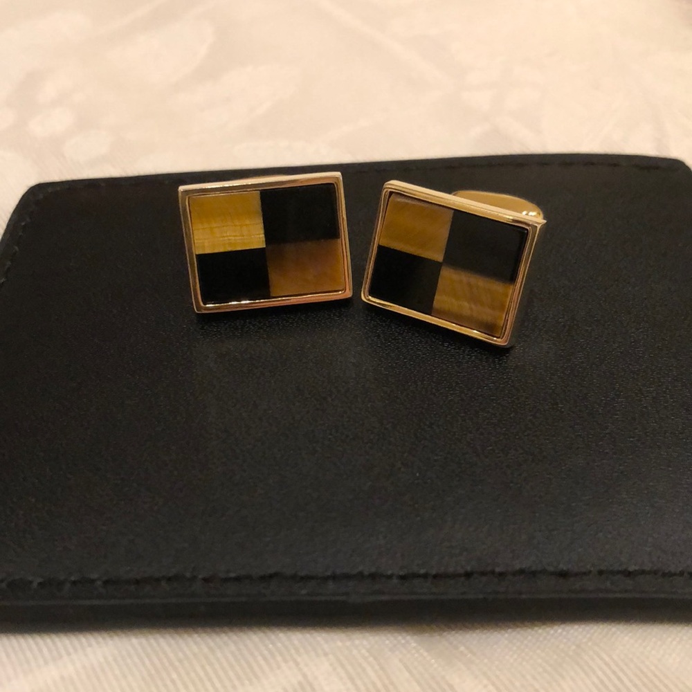 Cuff links